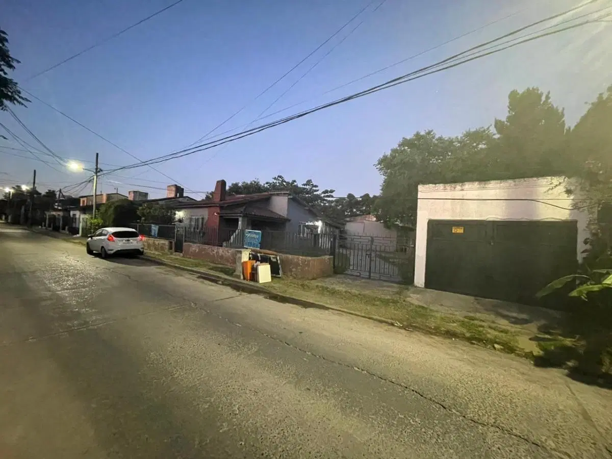 Casa en venta - 3 Dormitorios 1 Baño - Cocheras - 410Mts2 - General Rodríguez 3