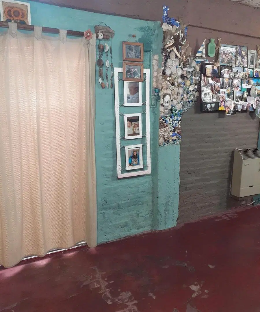 Casa en venta - 4 Dormitorios 2 Baños - 180Mts2 - Avellaneda 4