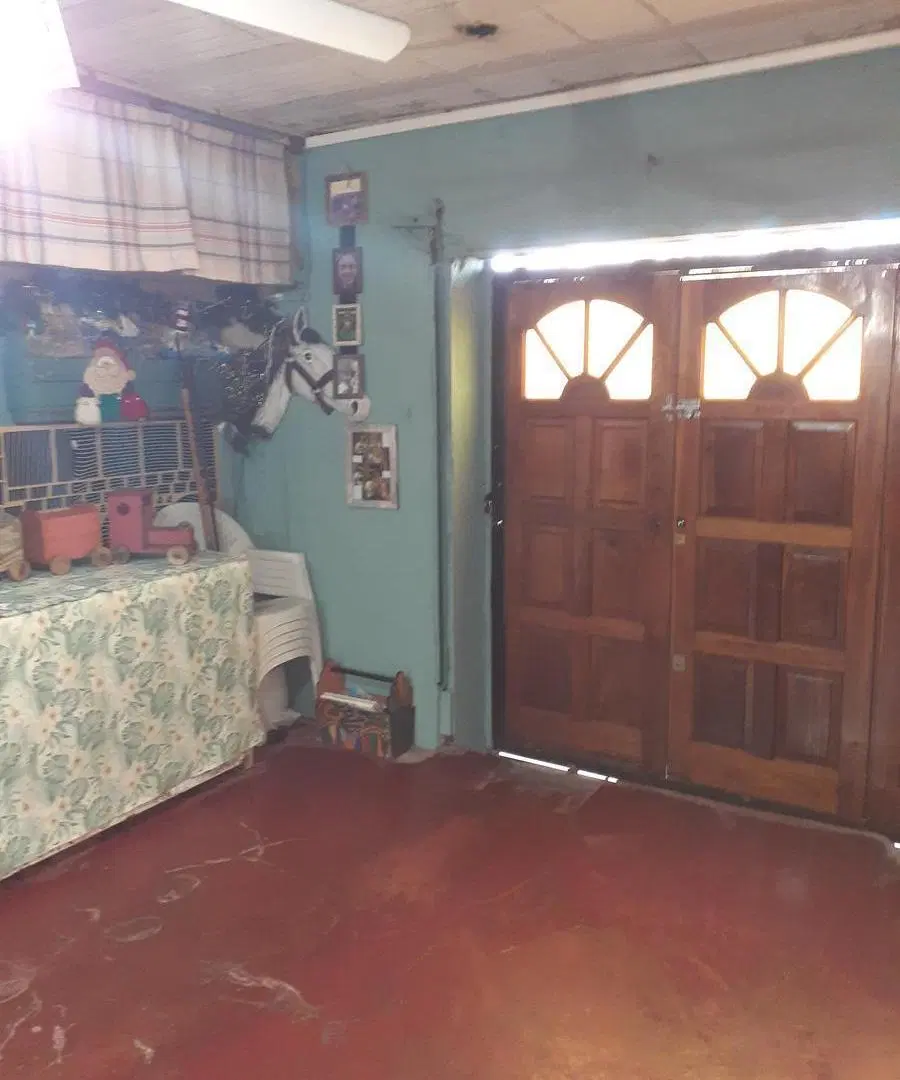 Casa en venta - 4 Dormitorios 2 Baños - 180Mts2 - Avellaneda 3
