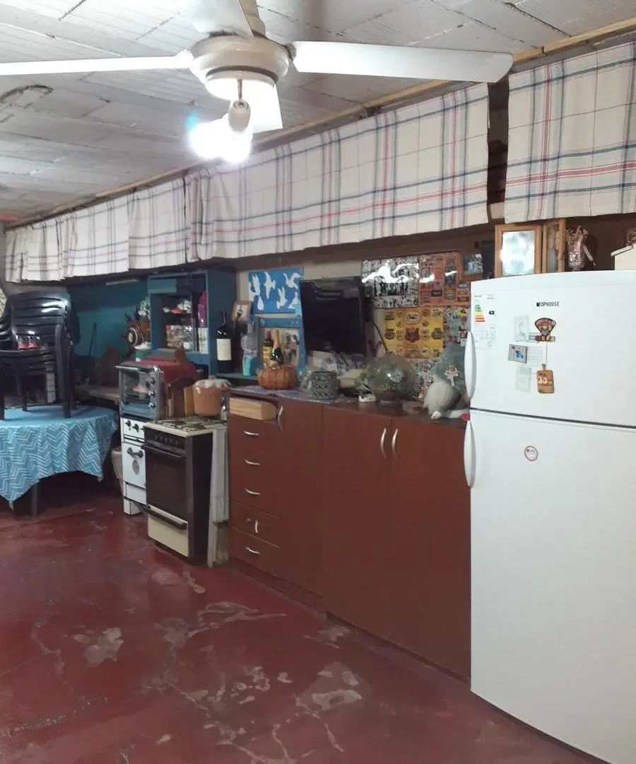 Casa en venta - 4 Dormitorios 2 Baños - 180Mts2 - Avellaneda 1