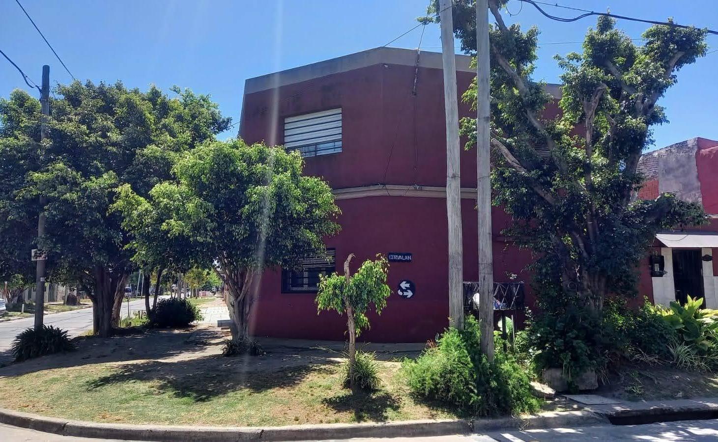Casa en venta - 4 Dormitorios 2 Baños - 180Mts2 - Avellaneda