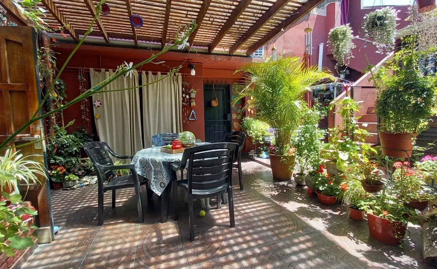 Casa en venta - 4 Dormitorios 2 Baños - 180Mts2 - Avellaneda 5