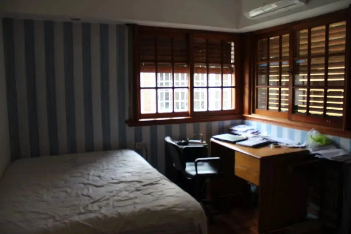 Casa en venta - 3 Dormitorios 3 Baños - Cochera - 435Mts2 - Adrogue 2
