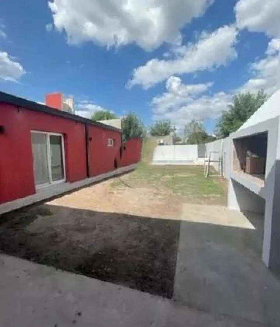 Casa en venta - 3 Dormitorios 1 Baño - 370mts2 - San Miguel 4