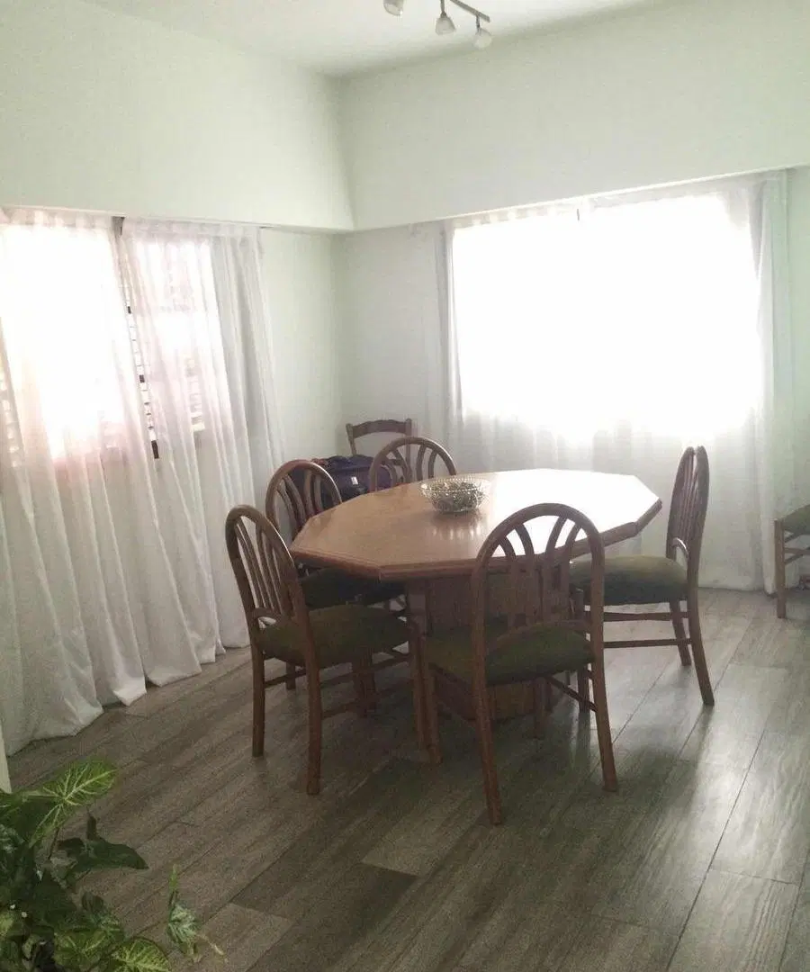 Casa en venta - 4 Dormitorios 2 Baños - Cochera - 310Mts2 - Villa Sarmiento, Morón 2
