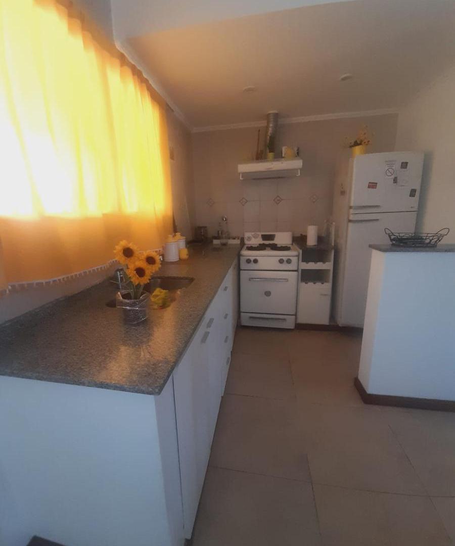 Foto de Casa en venta - 2 Dormitorios 2 Baños - 85Mts2 - Lobos, imagen 5