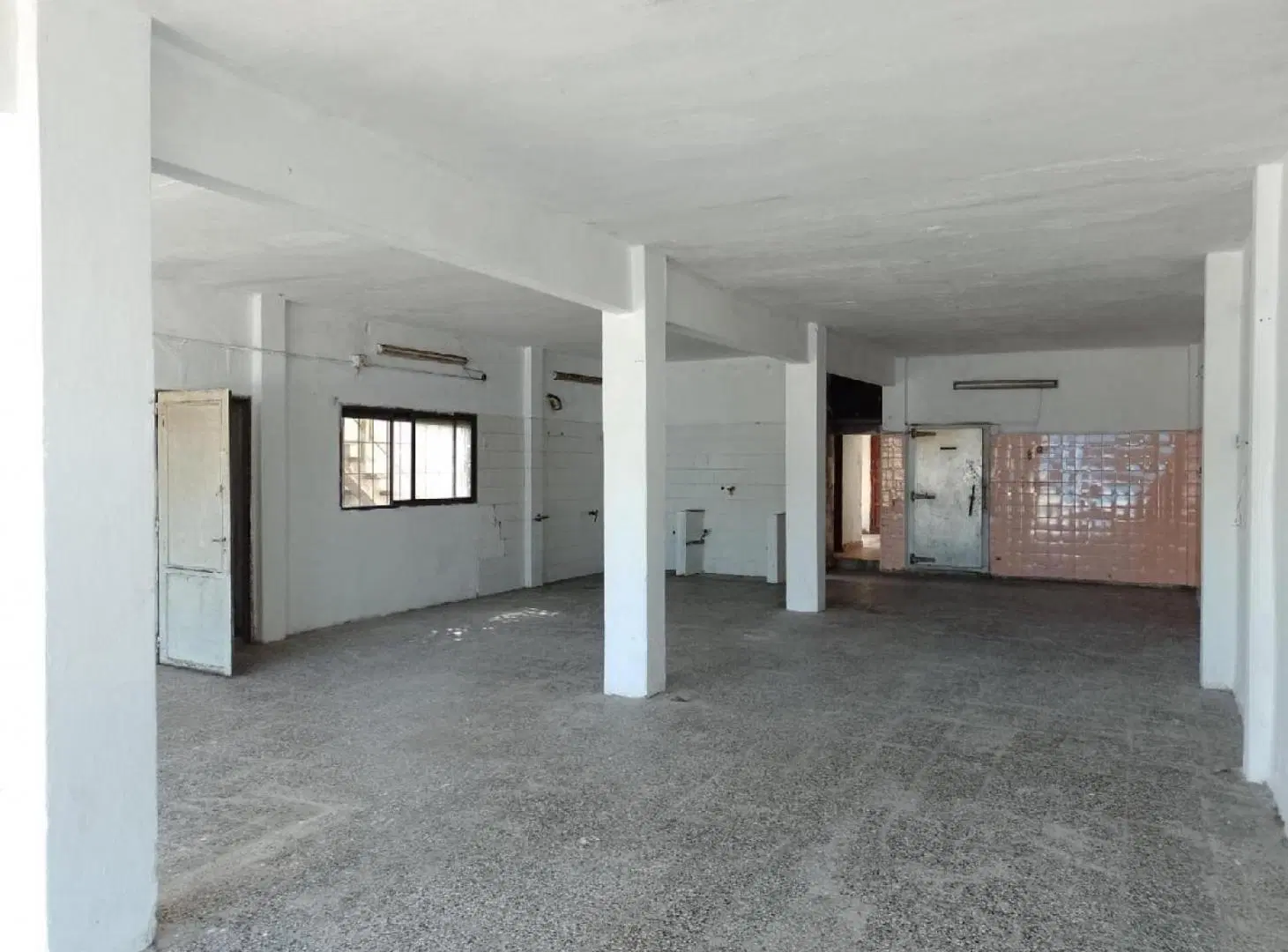 Local en venta - 1 Baño - Mar del Tuyú 2
