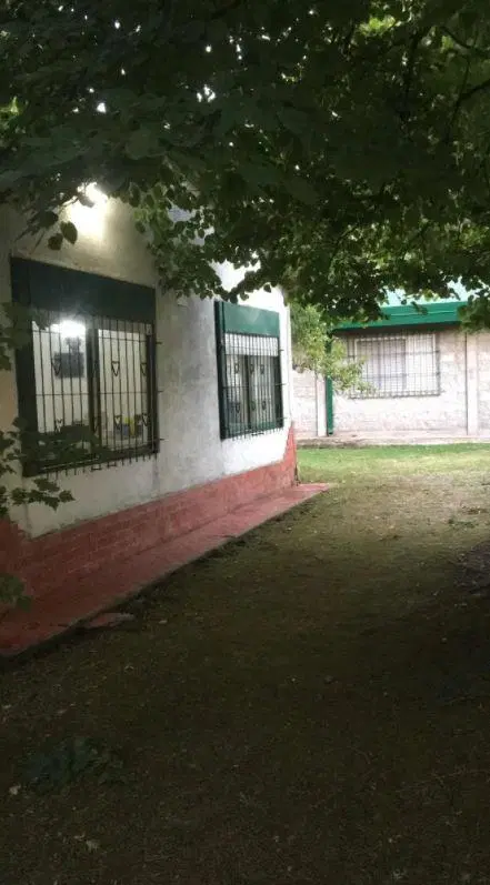 Casa quinta en venta - 3 dormitorios 2 baños - 1.471mts2 - 20 De Junio, La Matanza 3