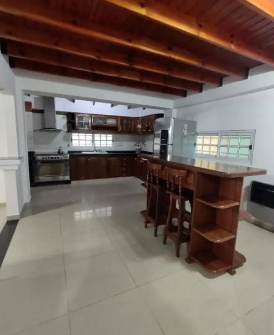 Casa en venta - 3 Dormitorios 4 Baños - San Vicente 1