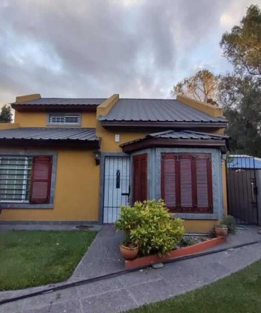 Casa en venta - 3 Dormitorios 4 Baños - San Vicente 2