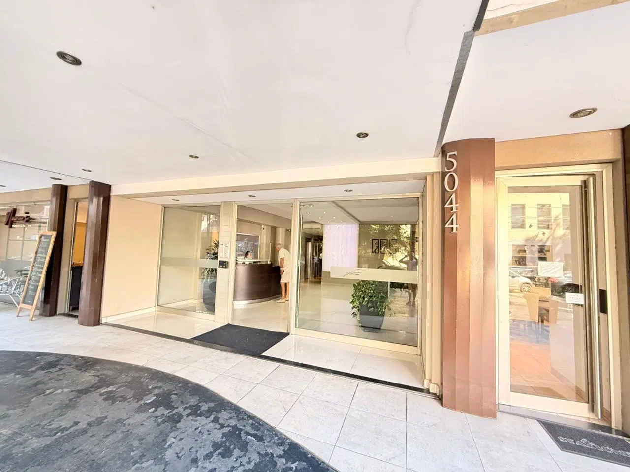 Departamento en venta - 3 Dormitorios 3 Baños - San Martin 4