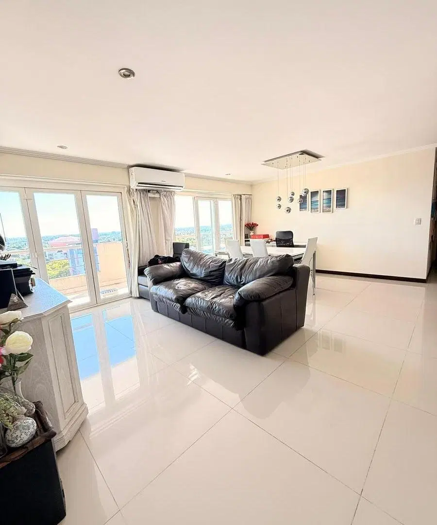 Departamento en venta - 3 Dormitorios 3 Baños - San Martin 1