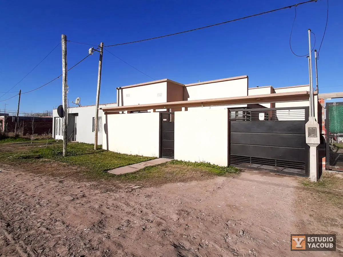 Casa en venta - 3 dormitorios 2 baños - 280mts2 - Manuel B. Gonnet [FINANCIADA] 4