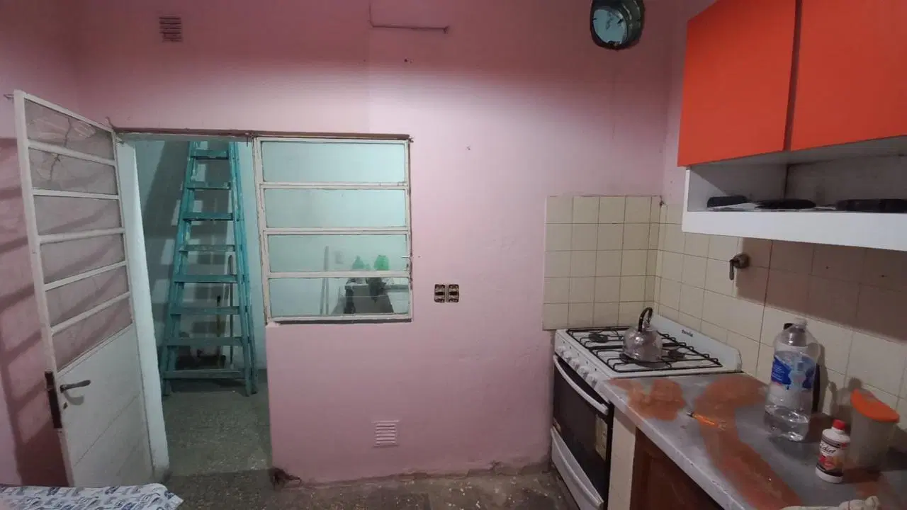 Casa en venta - 2 Dormitorios 1 Baño - Tres De Febrero 3