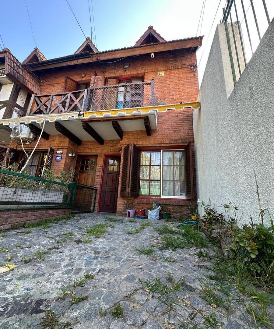 Triplex en venta - 2 Dormitorios 3 Baños - Olivos