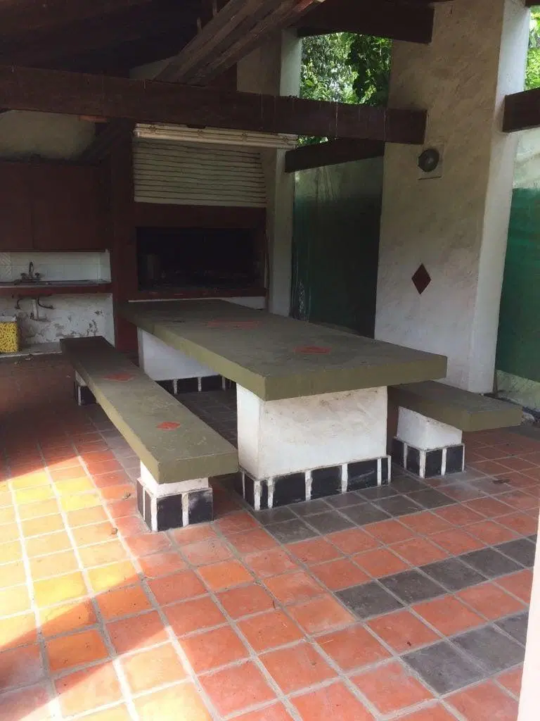 Casa en venta - 3 Dormitorios 2 Baños - Moreno 3