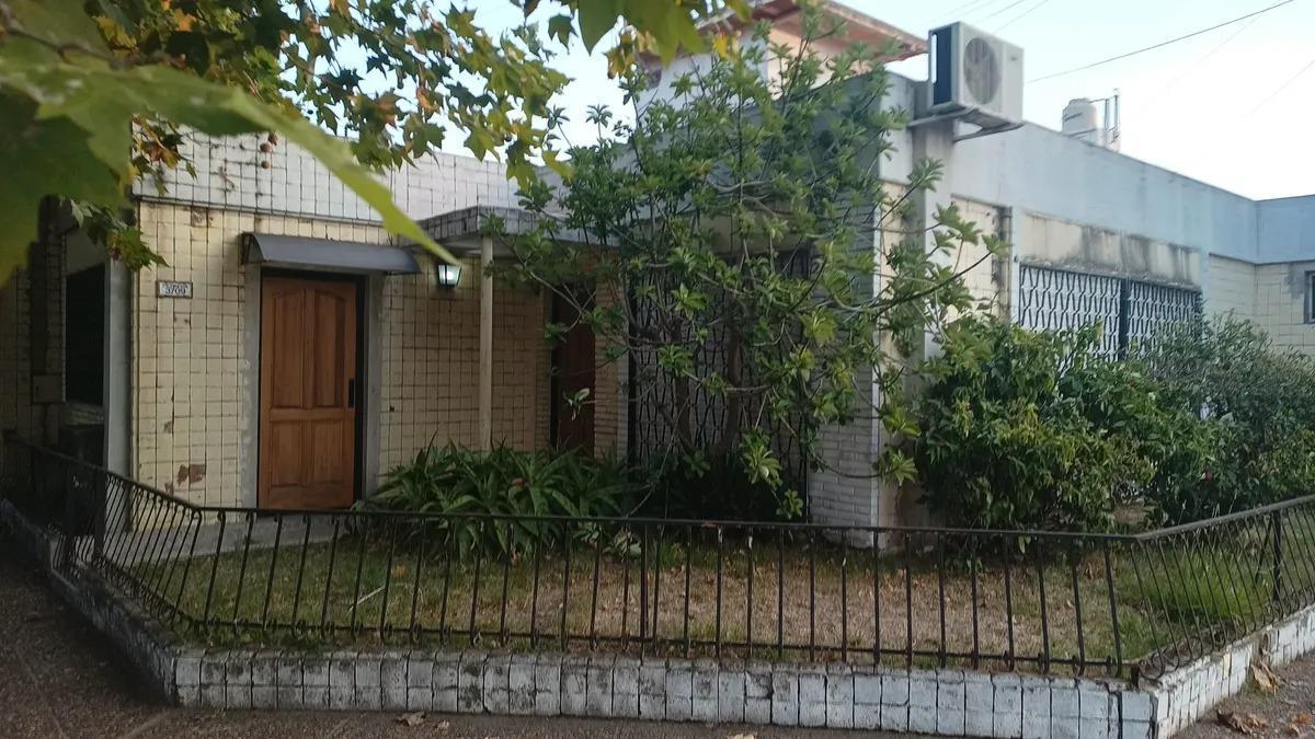 Casa en venta - 5 Dormitorios 5 Baños - La Matanza