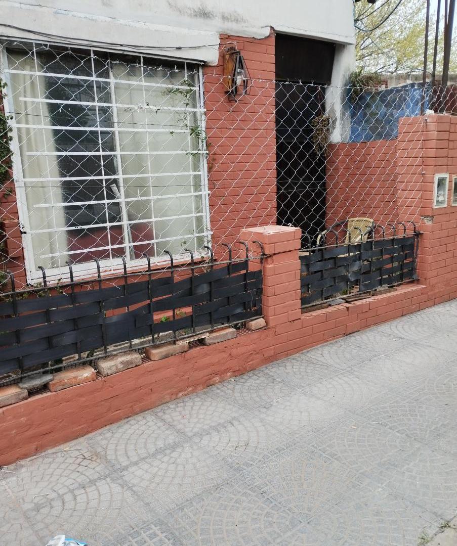 PH en venta - 2 Dormitorios 1 Baño - Merlo