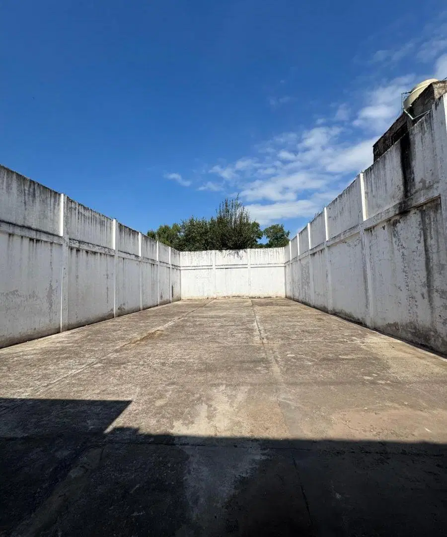 Depósito en venta - 1 Baño - 240Mts2 - Canning 2