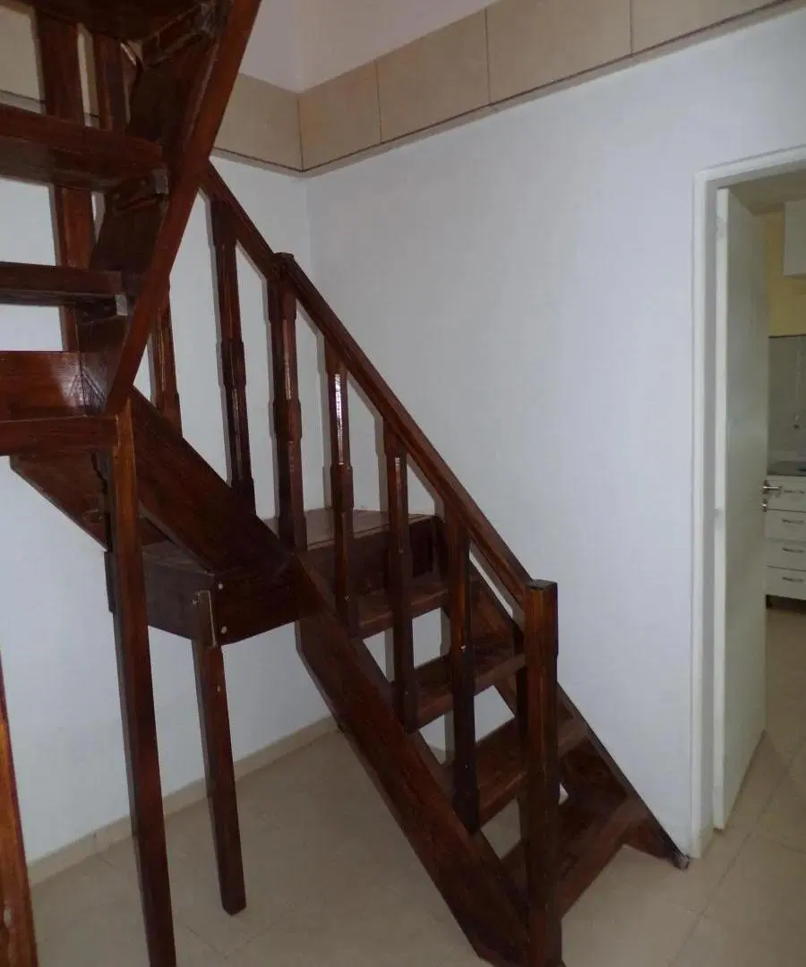 Casa en venta - 3 Dormitorios 2 Baños - 145Mts2 - Lisandro Olmos, La Plata 4