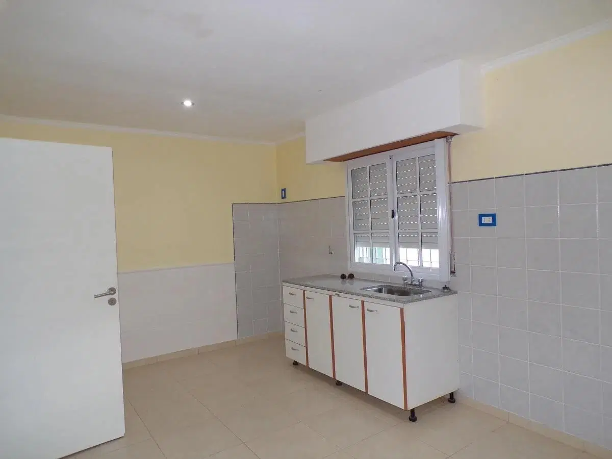 Casa en venta - 3 Dormitorios 2 Baños - 145Mts2 - Lisandro Olmos, La Plata 2