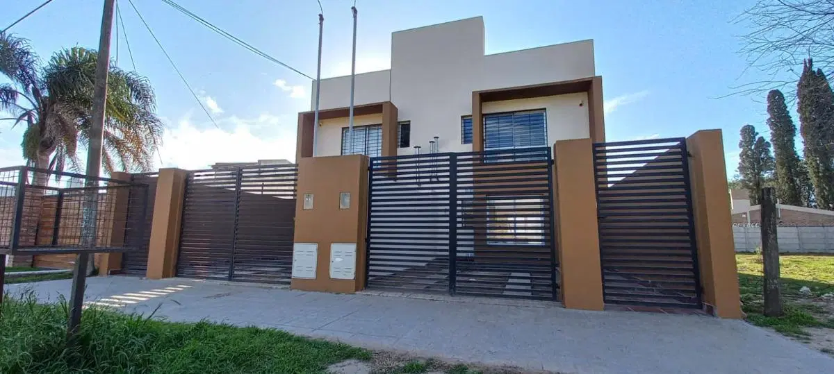 PH en venta - 2 Dormitorios 1 Baño - Cochera - 137Mts2 - Venado Tuerto, General López, Santa Fe 2