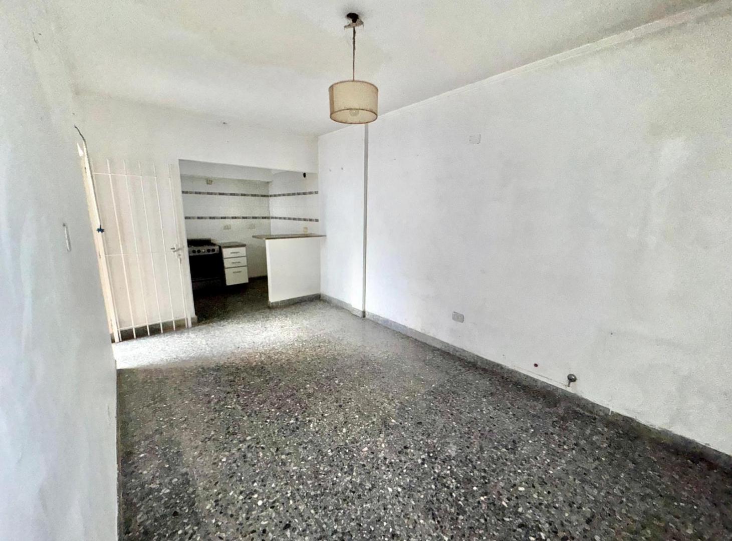 Foto de Departamento en venta - 2 Dormitorios 1 Baño - 72Mts2 - La Plata, imagen 3