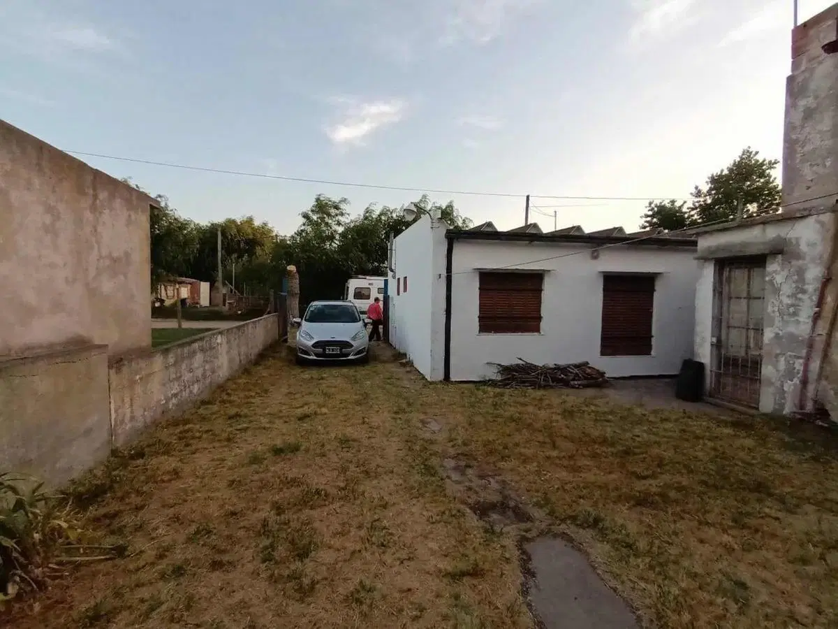 Casa en venta - 4 Dormitorios 2 Baños - 220mts2 - San Clemente del Tuyú 3