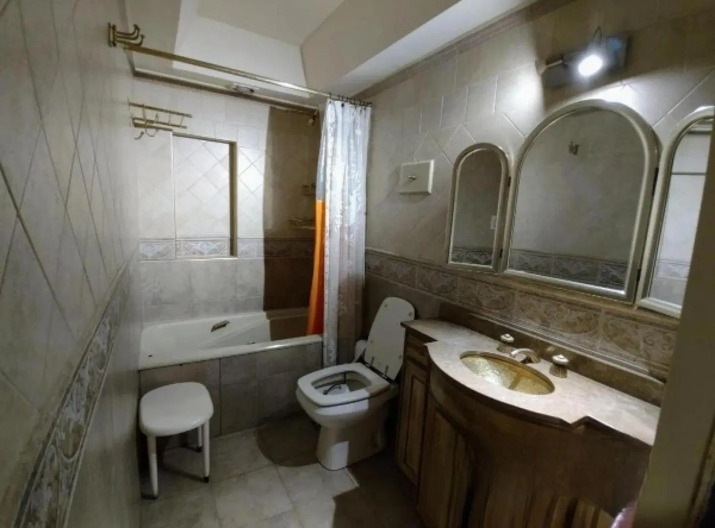 Departamento en venta - 4 Dormitorios 2 Baños - Almagro 3