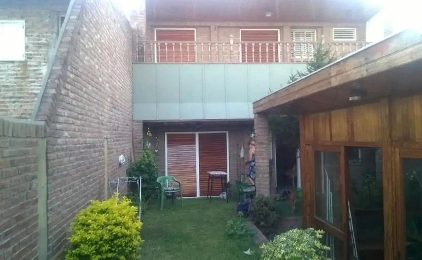 Casa en venta - 4 Dormitorios 4 Baños - Cocheras - 303Mts2 - Lanús 1