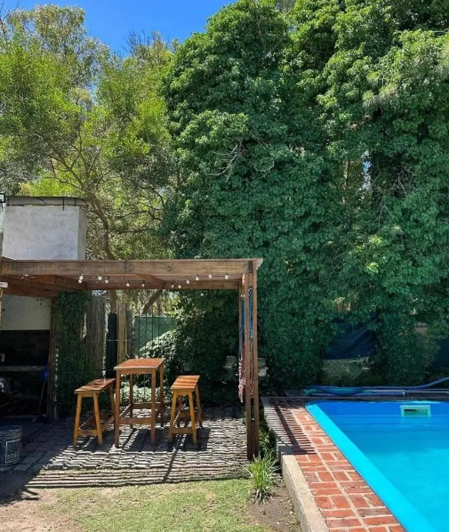 Casa en venta - 2 Dormitorios 2 Baños - Cochera - 700Mts2 - Necochea 2