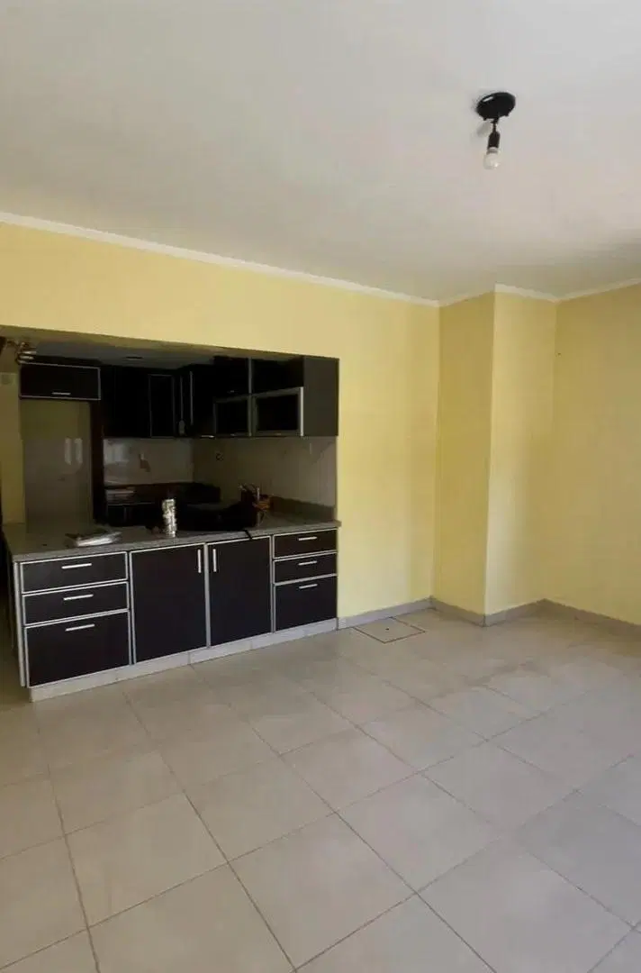 Casa en venta - 4 Dormitorios 2 Baños - Lujan 2