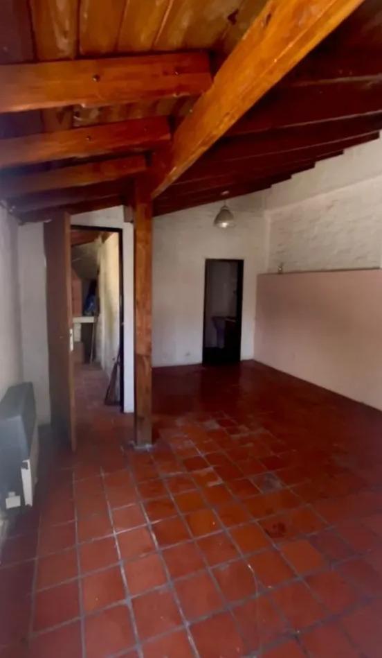 Casa en venta - 4 Dormitorios 2 Baños - Lujan