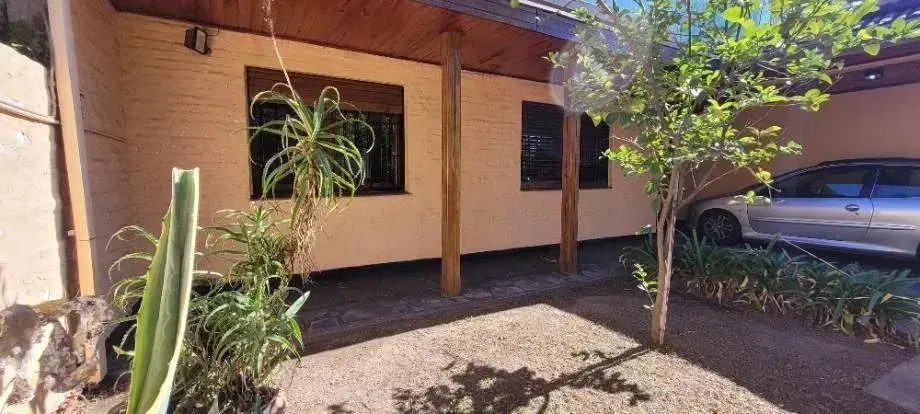 Casa en venta - 4 Dormitorios 2 Baños - Lujan 3