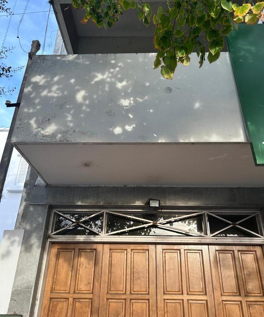 Casa en venta - 4 Dormitorios 2 Baños - La Plata