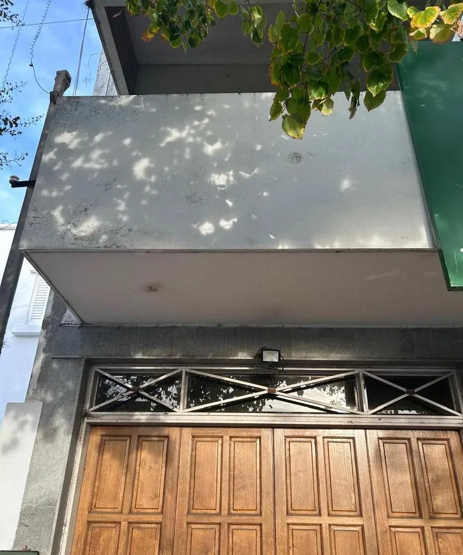 Casa en venta - 4 Dormitorios 2 Baños - La Plata 2