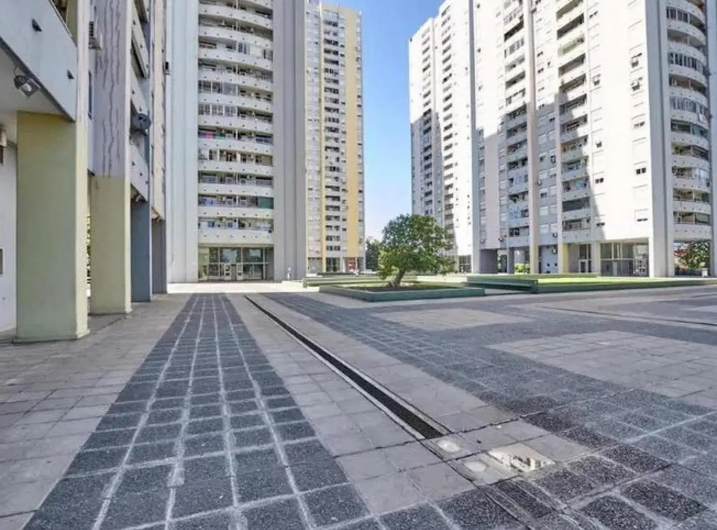Departamento en venta - 2 Dormitorios 1 Baño - Cochera - 56Mts2 - Avellaneda 2