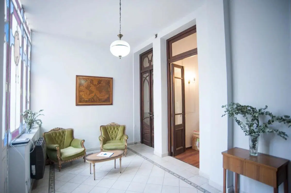 Casa en venta - 5 dormitorios 4 baños - 254mts2 - La Plata 5