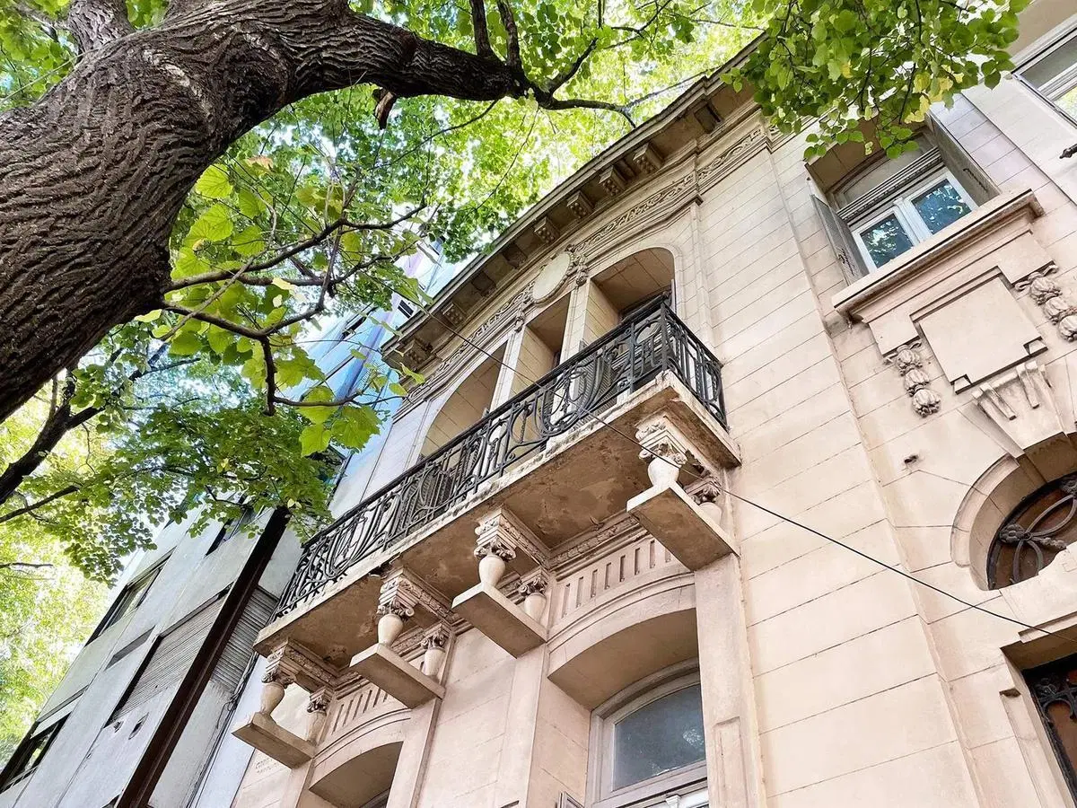 Casa en venta - 5 dormitorios 4 baños - 254mts2 - La Plata 4