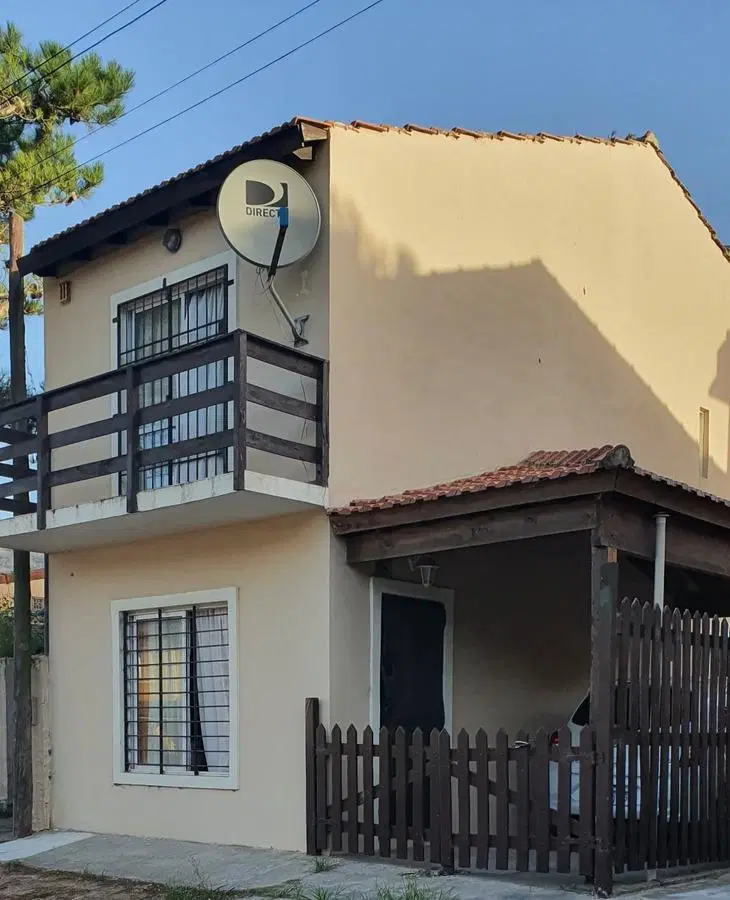 Casa en venta - 2 Dormitorios 2 Baños 1 Cochera - 120Mts2 - Mar Del Tuyú 2