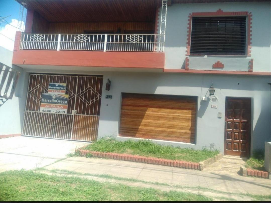 Casa en venta - 2 Dormitorios 2 Baños - Banfield