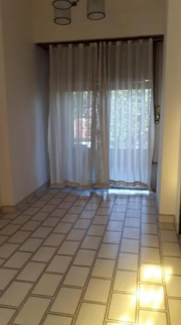Casa en venta - 2 Dormitorios 2 Baños - Banfield 8