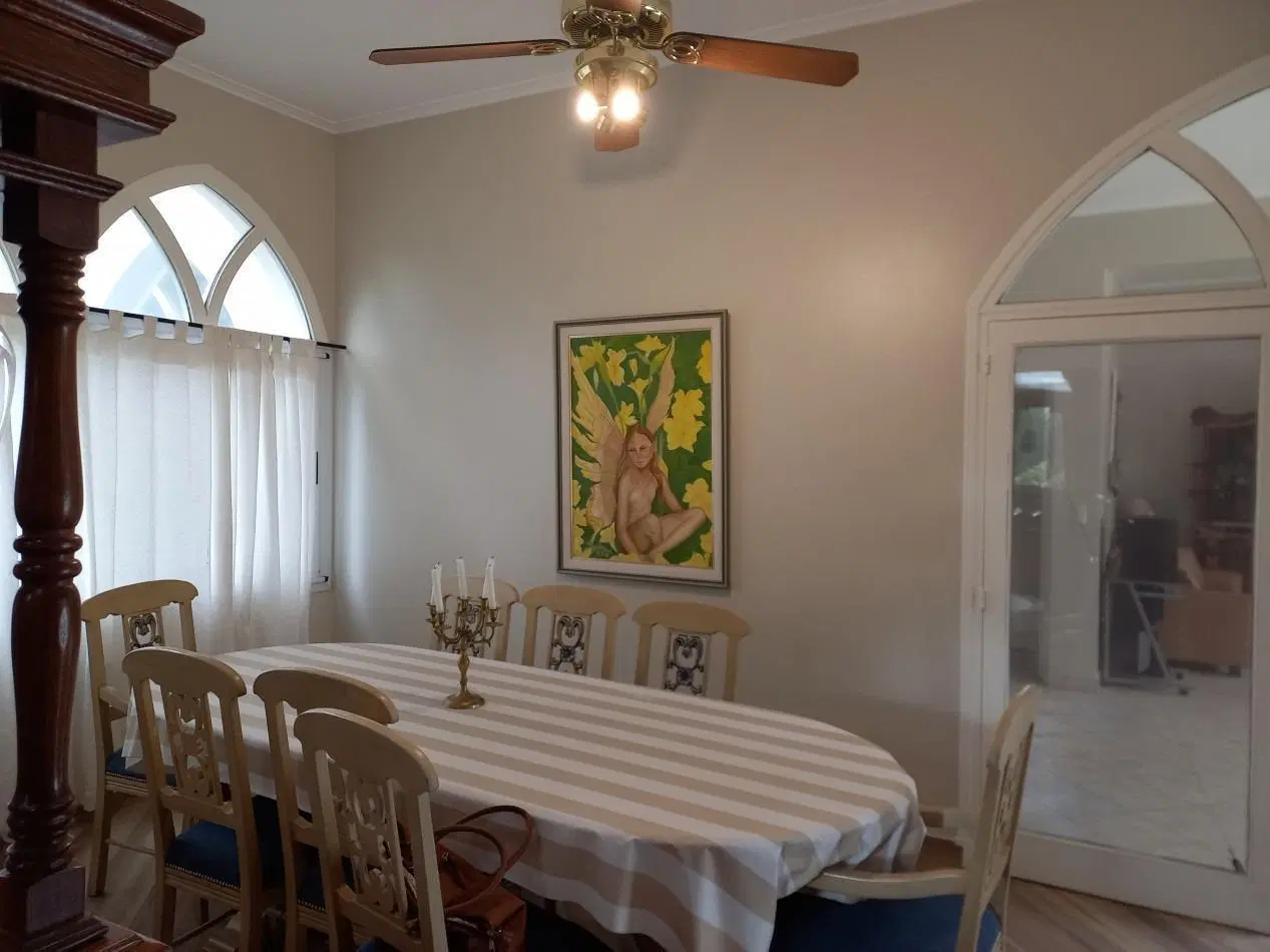 Casa en venta - 5 Dormitorios 3 Baños - Coronel Brandsen 4