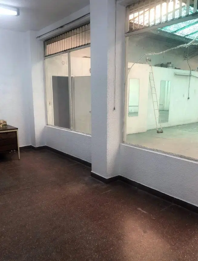Casa en Venta - 3 Dormitorios 3 Baños - Cochera - Galpón - 246.55mts2 - Flores 5