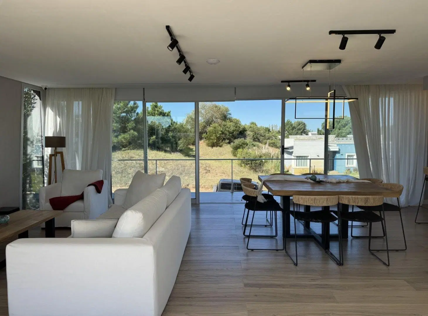Casa en venta - 4 Dormitorios 5 Baños - Deportivo I 4
