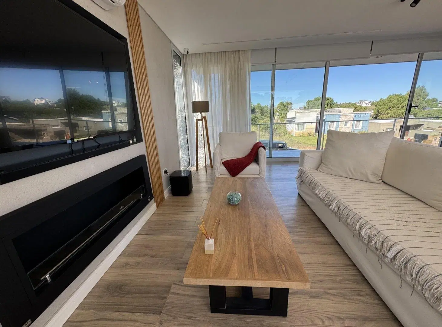 Casa en venta - 4 Dormitorios 5 Baños - Deportivo I 5