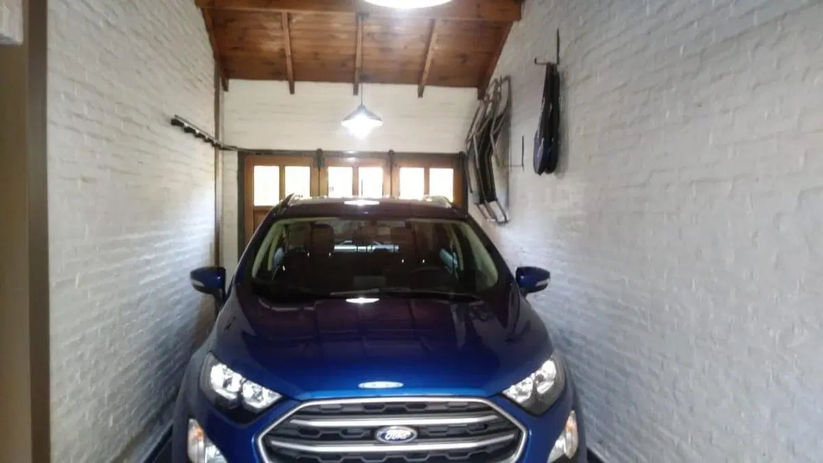 Casa en venta - 4 dormitorios 2 baños - Cocheras - 255mts2 - Gonnet, La Plata 4