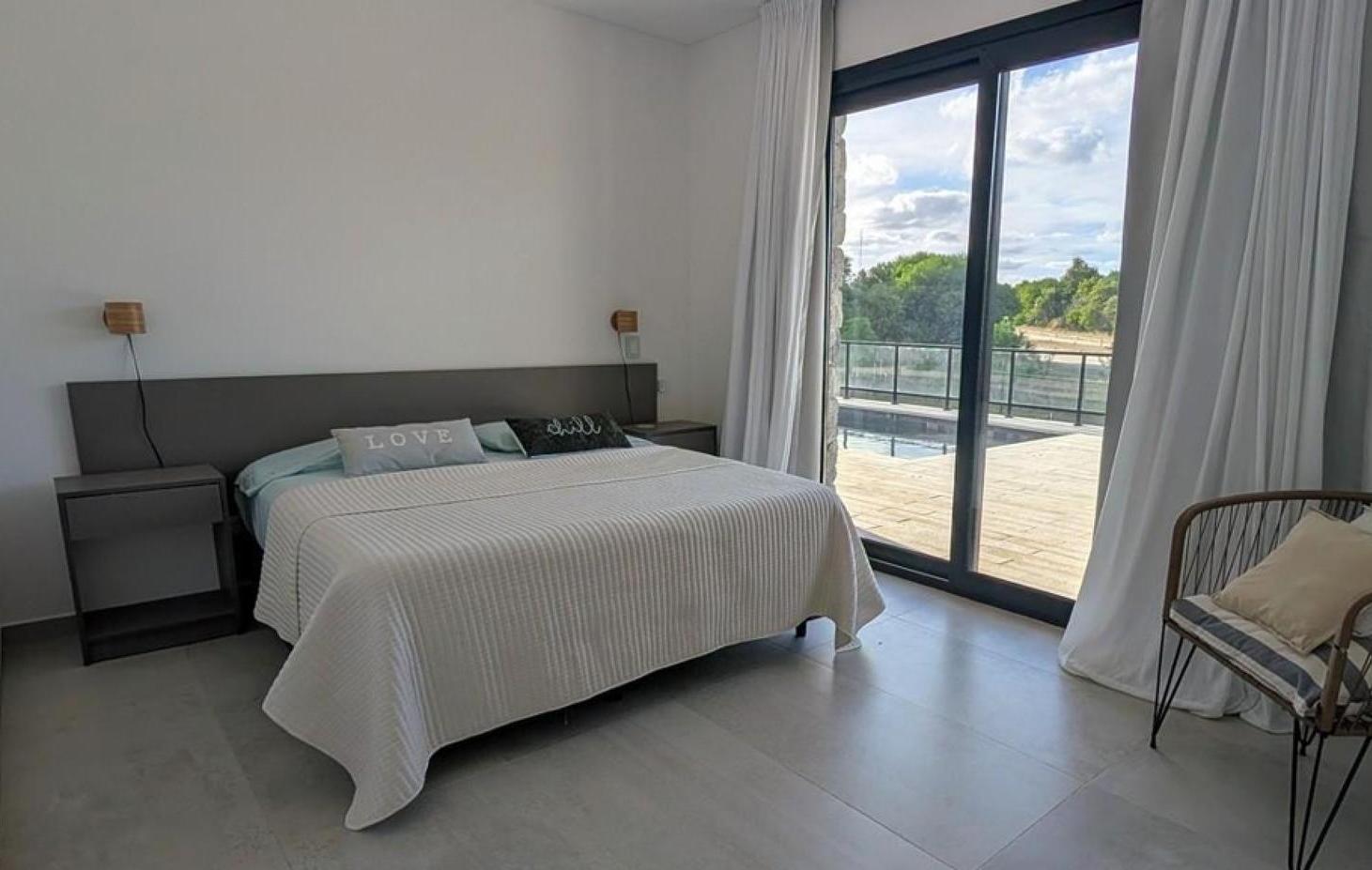Casa en venta - 5 Dormitorios 4 Baños - Golf 2