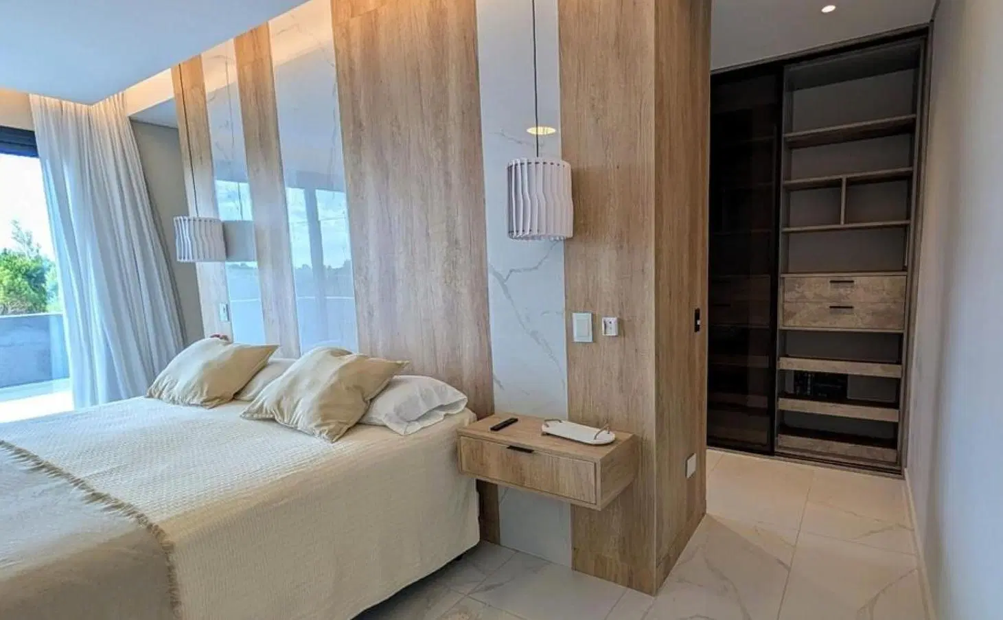 Casa en venta - 5 Dormitorios 4 Baños - Golf 2 4
