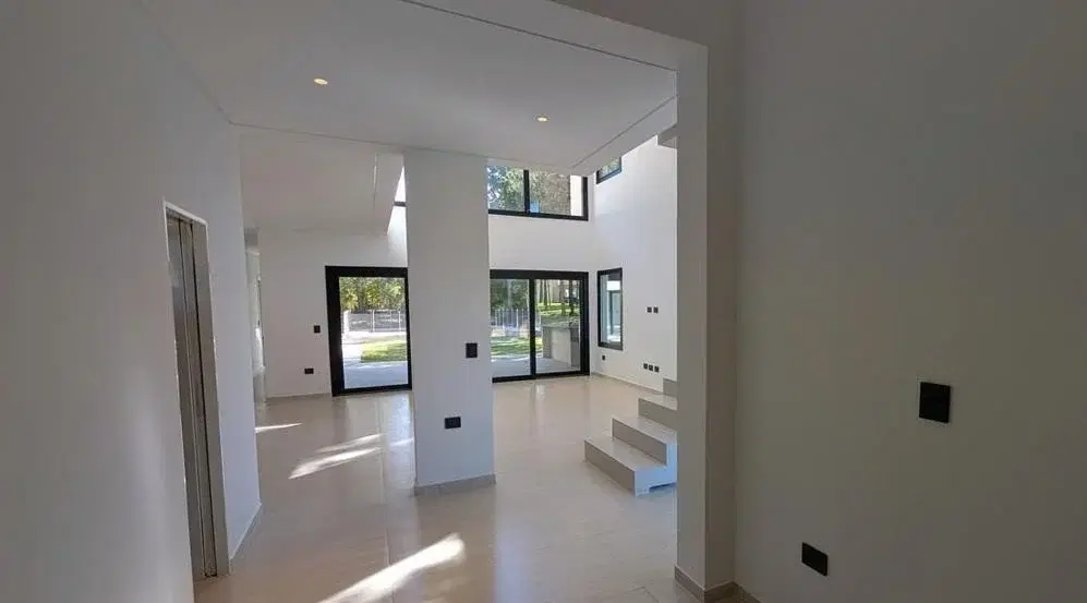 Casa en venta - 4 Dormitorios 5 Baños - Residencial I 5